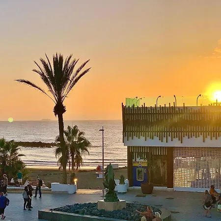 Beachfront Americas * Playa de las Americas (Tenerife)